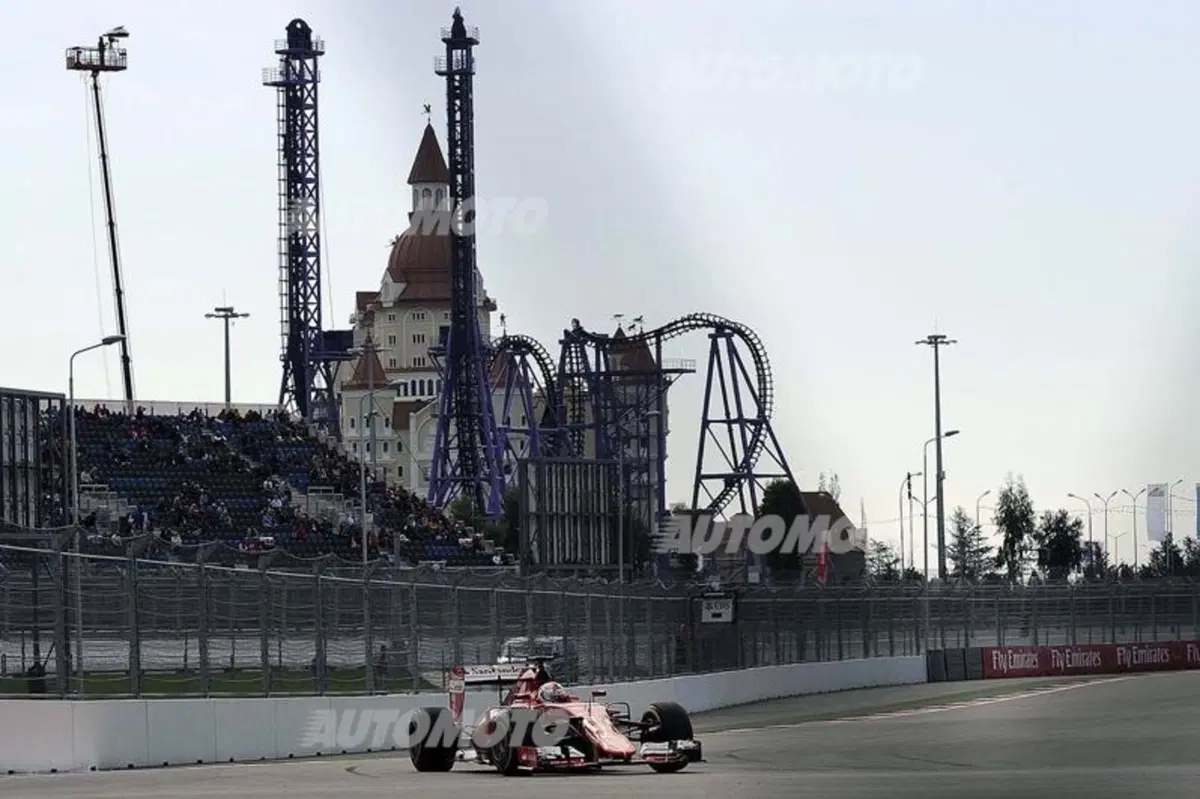 F1, Gp Russia 2015: pole per Rosberg. Quarto Vettel (19)