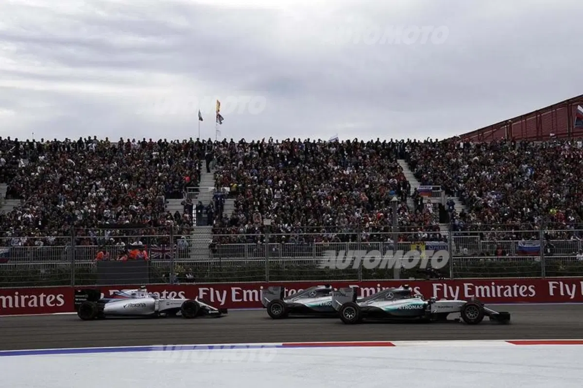F1, Gp Russia 2015: vince Hamilton. Mercedes campione del mondo Costruttori (8)