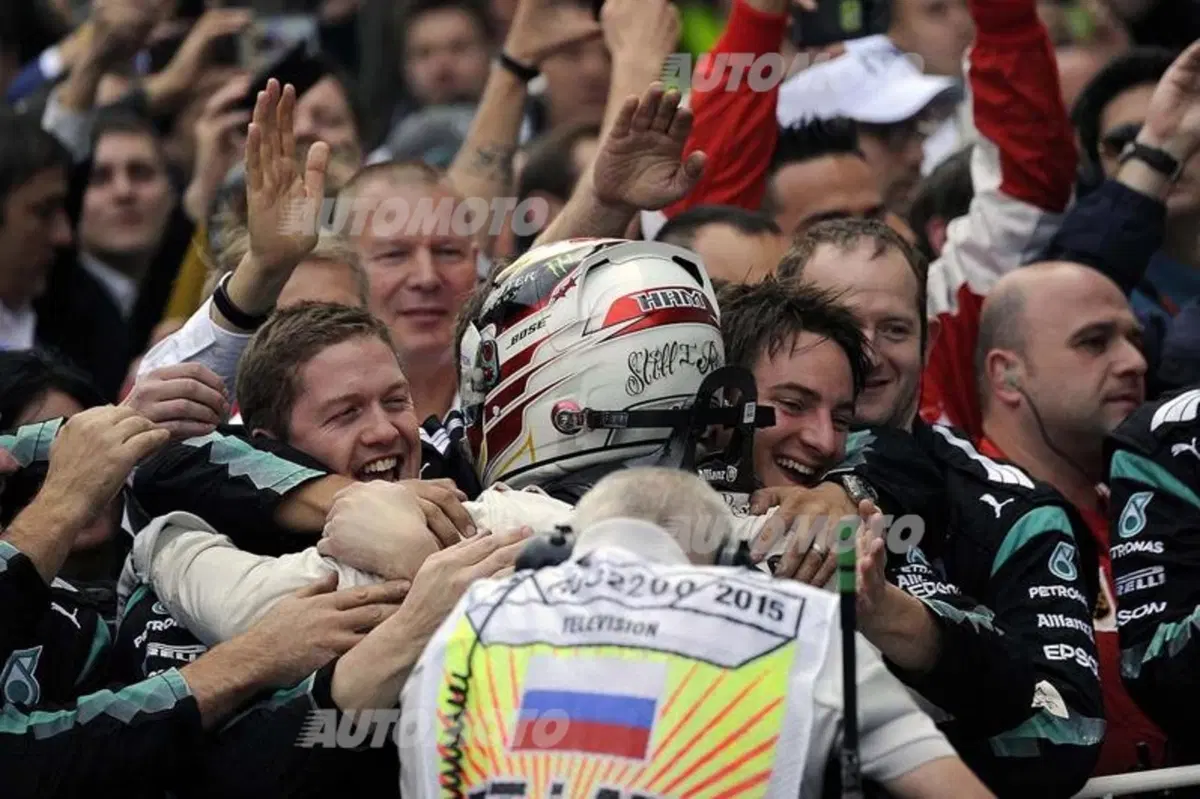 F1, Gp Russia 2015: vince Hamilton. Mercedes campione del mondo Costruttori (29)