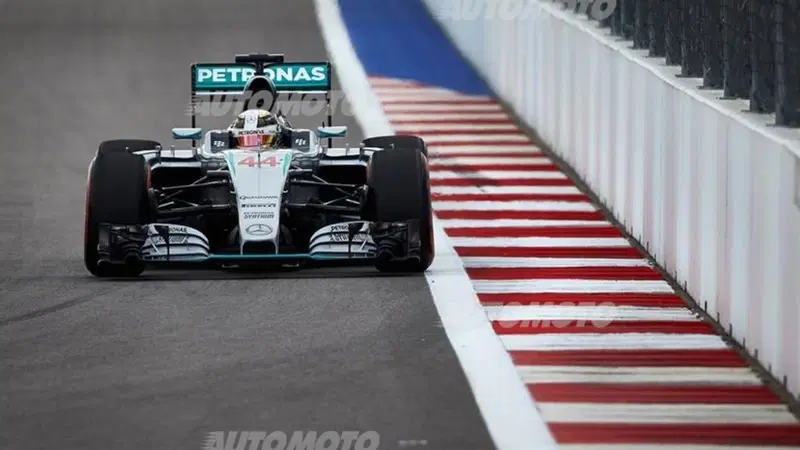 F1, Gp Russia 2015: Hamilton senza rivali