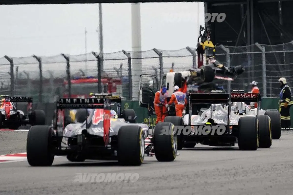 F1, Gp Russia 2015: Hamilton senza rivali (25)