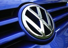 Volkswagen: investimenti ridotti di 1 mld di euro all'anno