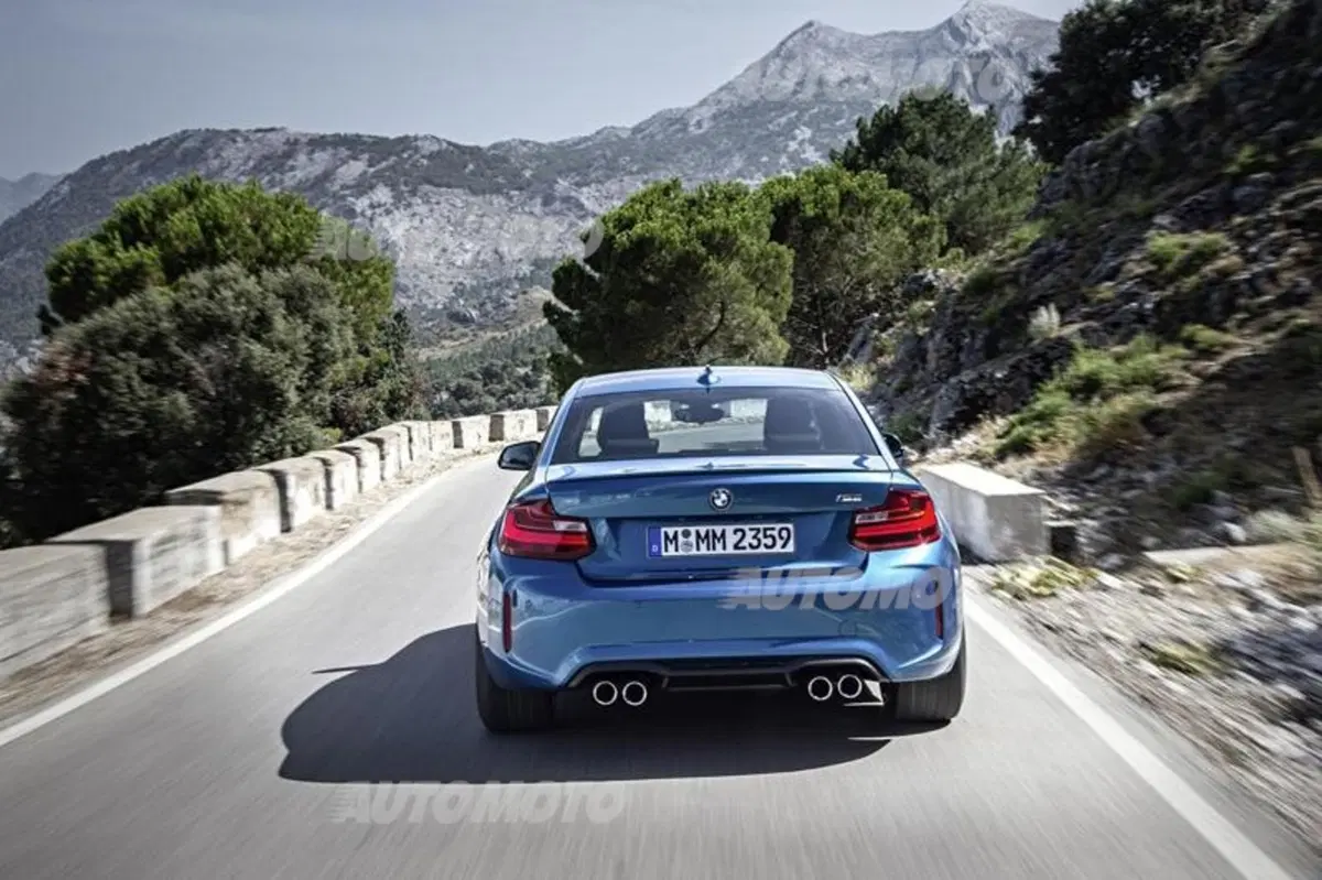 BMW M2: 370 CV di puro godimento (8)