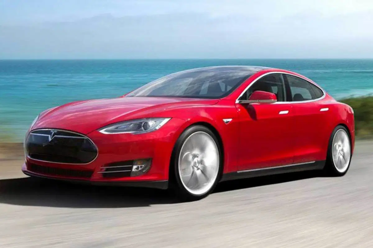 Tesla, con Autopilot la guida autonoma è (quasi) realtà