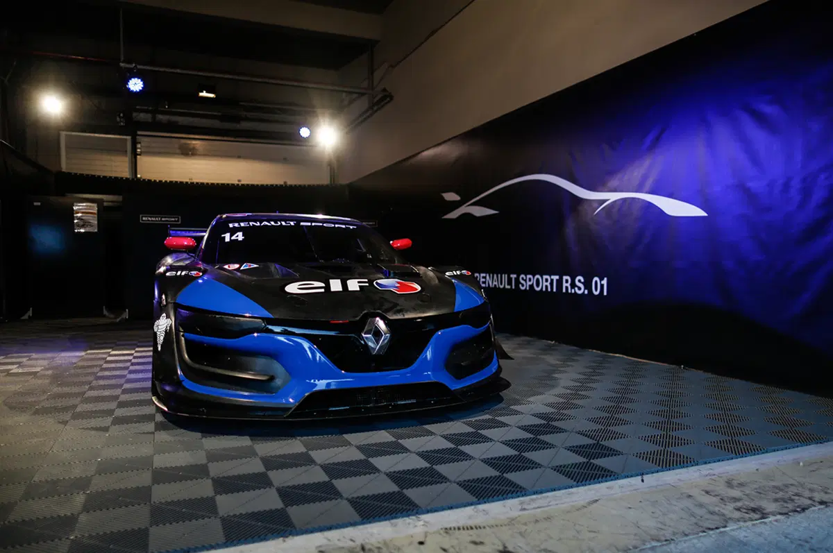 Renault R.S. 01 (44)