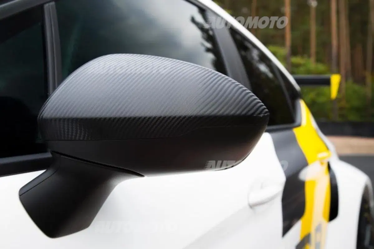 Opel Astra TCR, la nuova Astra scende in pista (11)