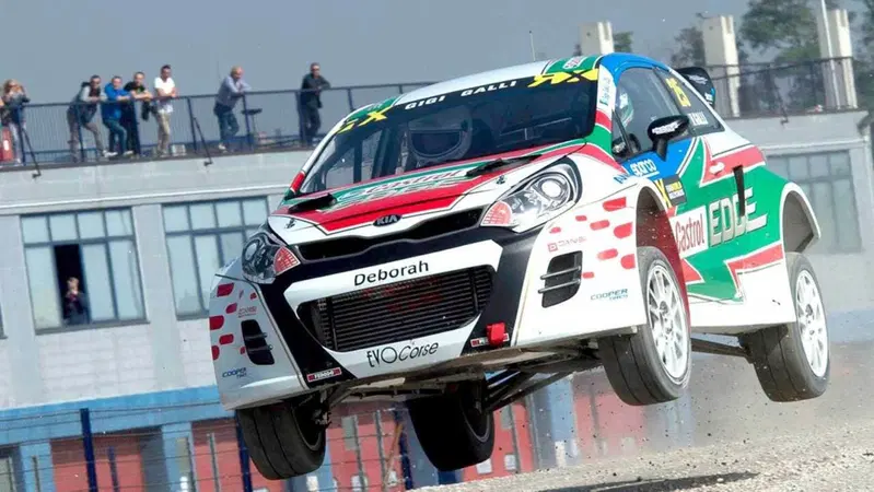 Kia Rio RX: Gigi Galli ci ha portato a fare un giro full gas [Video]