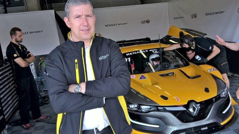 Jean-Pascal Dauce, Renault Sport: &laquo;Lanciare la R.S. 01 in GT3? Perch&eacute; no?&raquo;