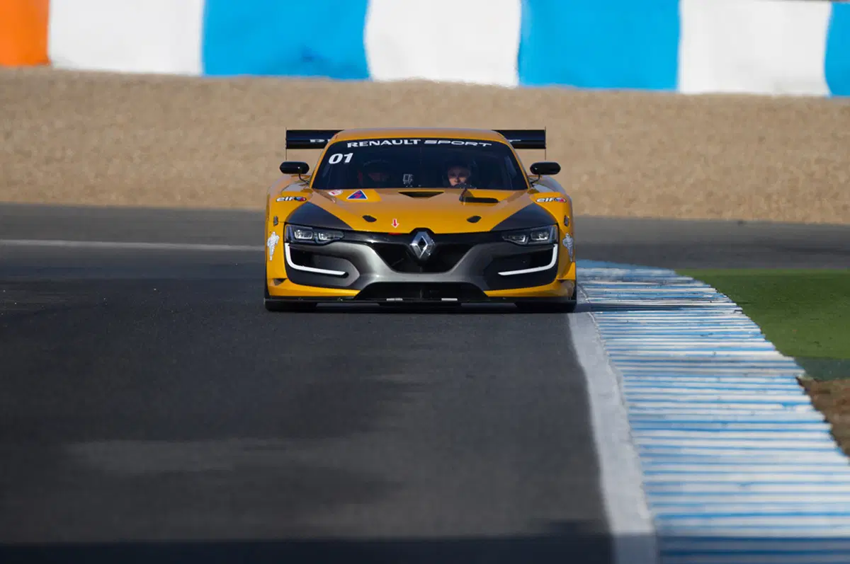 Jean-Pascal Dauce, Renault Sport: «Lanciare la R.S. 01 in GT3? Perché no?» (9)