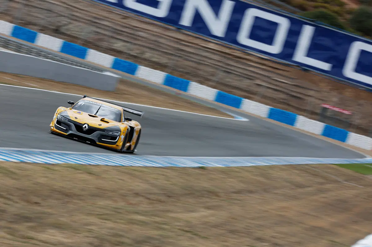 Jean-Pascal Dauce, Renault Sport: «Lanciare la R.S. 01 in GT3? Perché no?» (27)