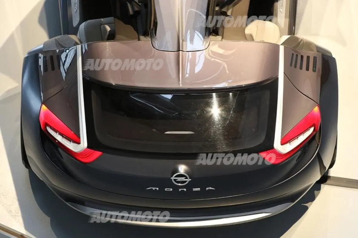 Opel OnStar: dalla Monza all'Astra. Il "concierge" di bordo diventa realtà (14)