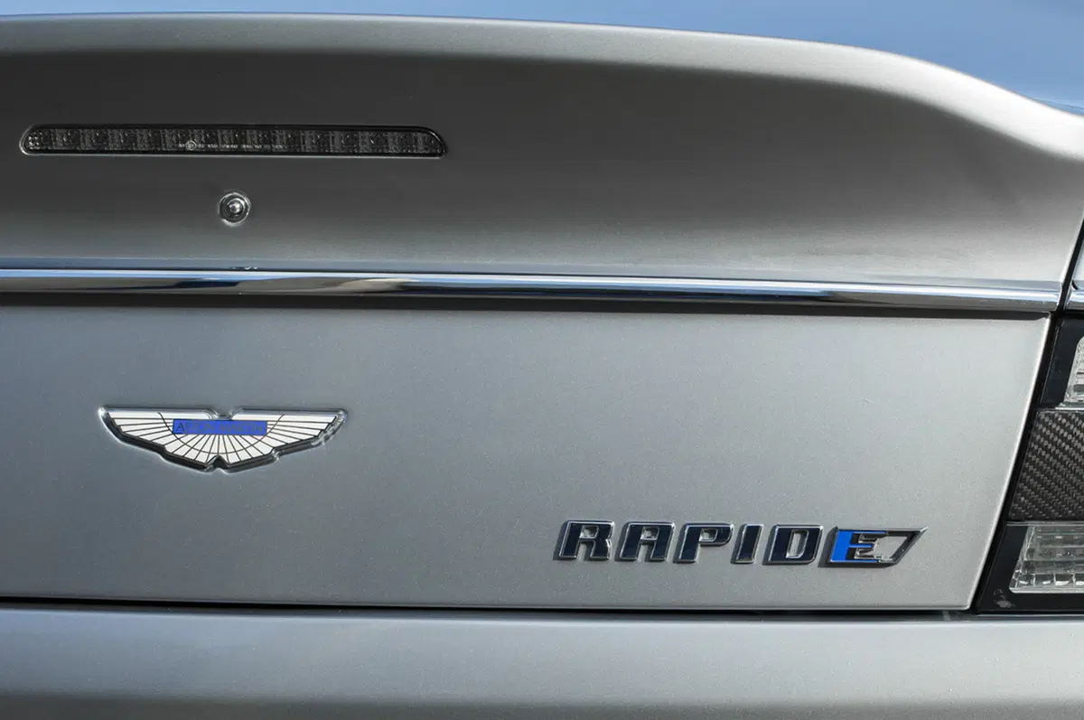 Aston Martin RapidE Concept: elettrica di classe (2)