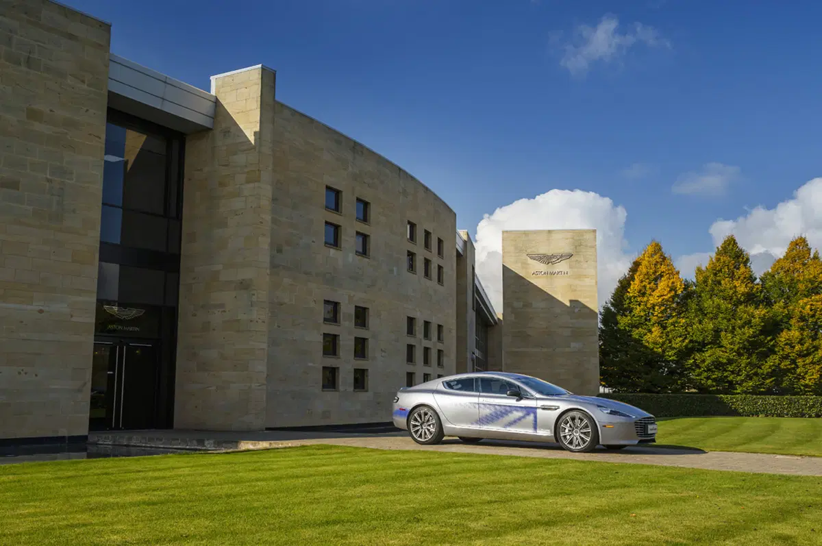Aston Martin RapidE Concept: elettrica di classe (10)