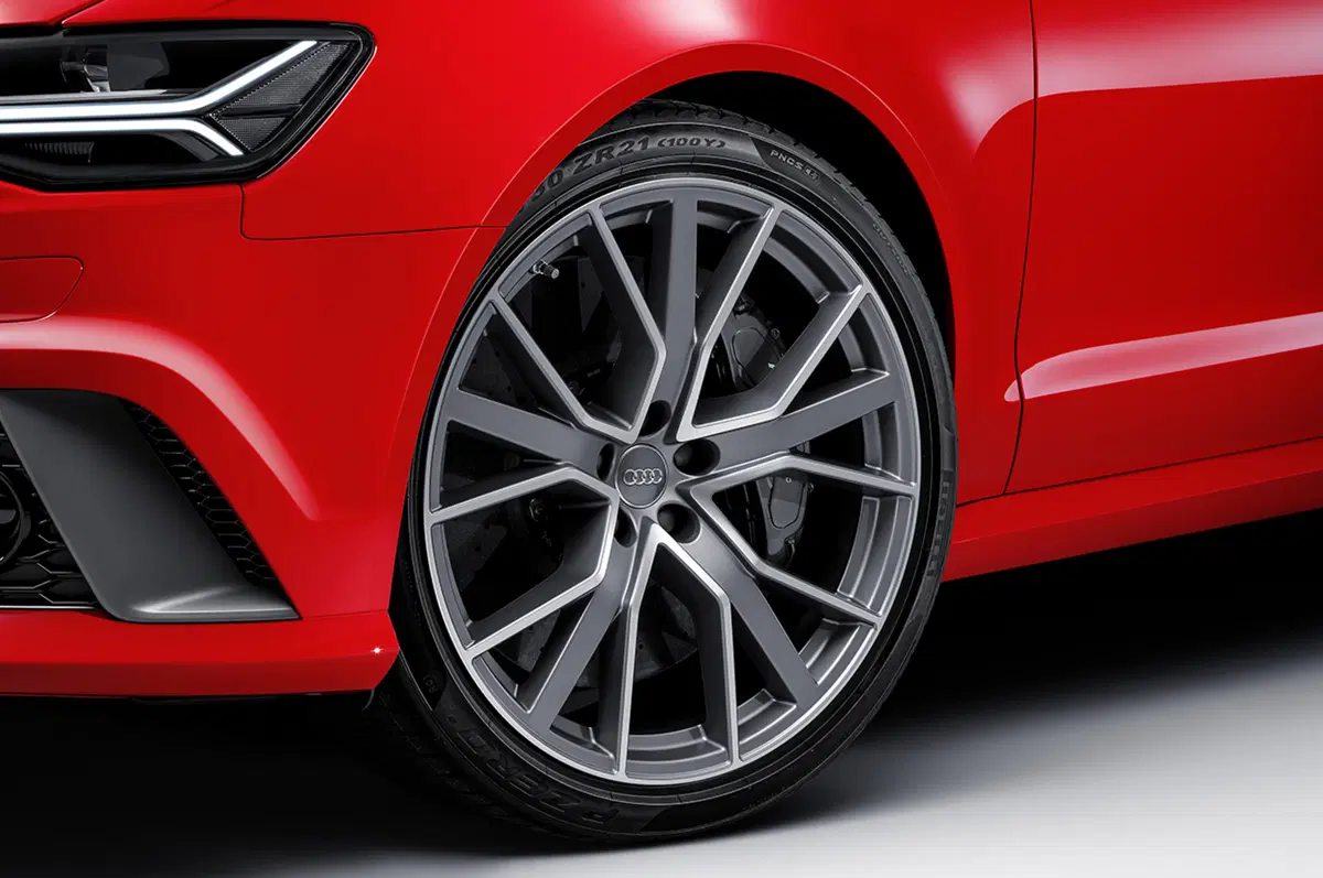 Nuova Audi RS6 Avant performance: la familiare da oltre 600 cavalli (9)