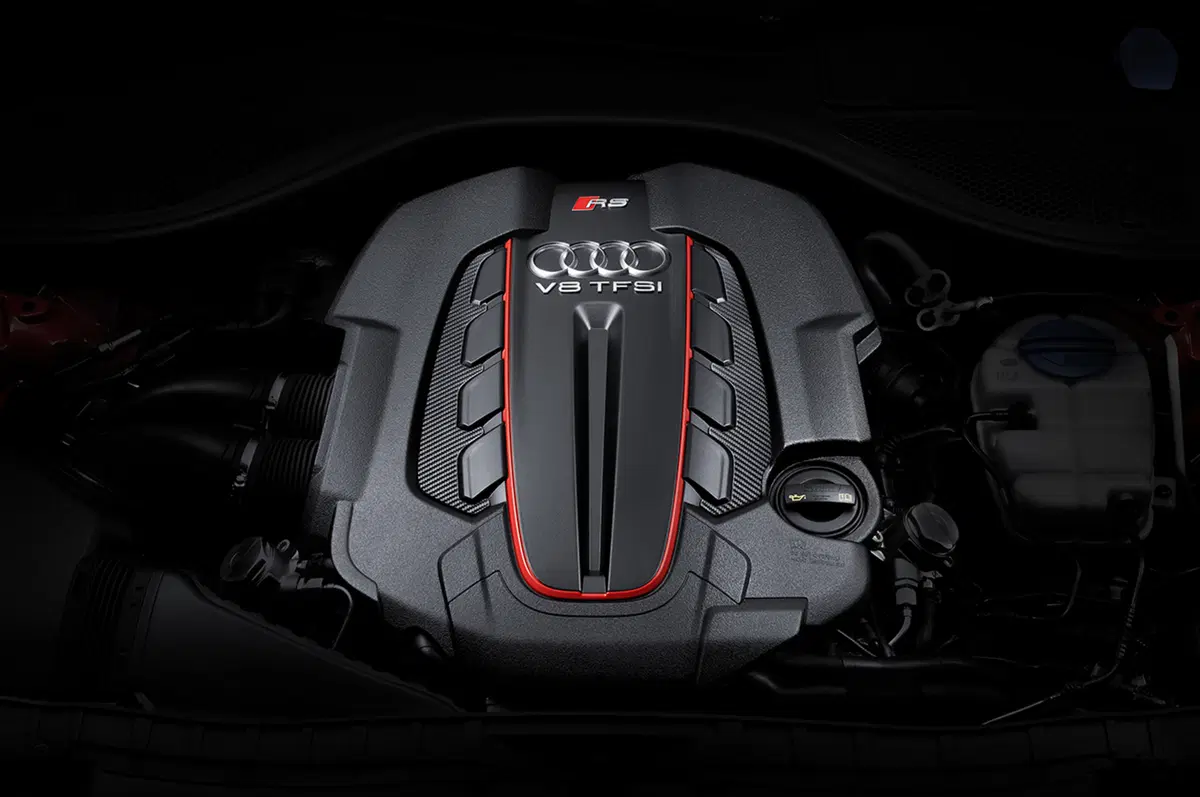 Nuova Audi RS6 Avant performance: la familiare da oltre 600 cavalli (11)