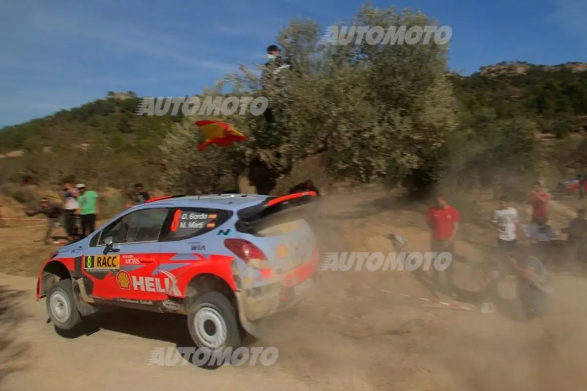 WRC Catalunya. Ci provano in tre, poi il sorpasso di Ogier (VW) (23)