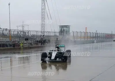 F1, Gp Stati Uniti 2015: qualifiche rimandate a domani causa maltempo