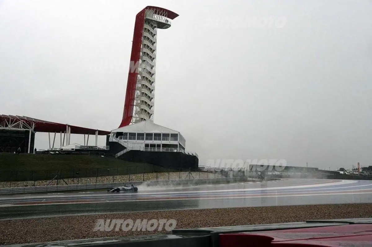 F1, Gp Stati Uniti 2015: qualifiche rimandate a domani causa maltempo (4)