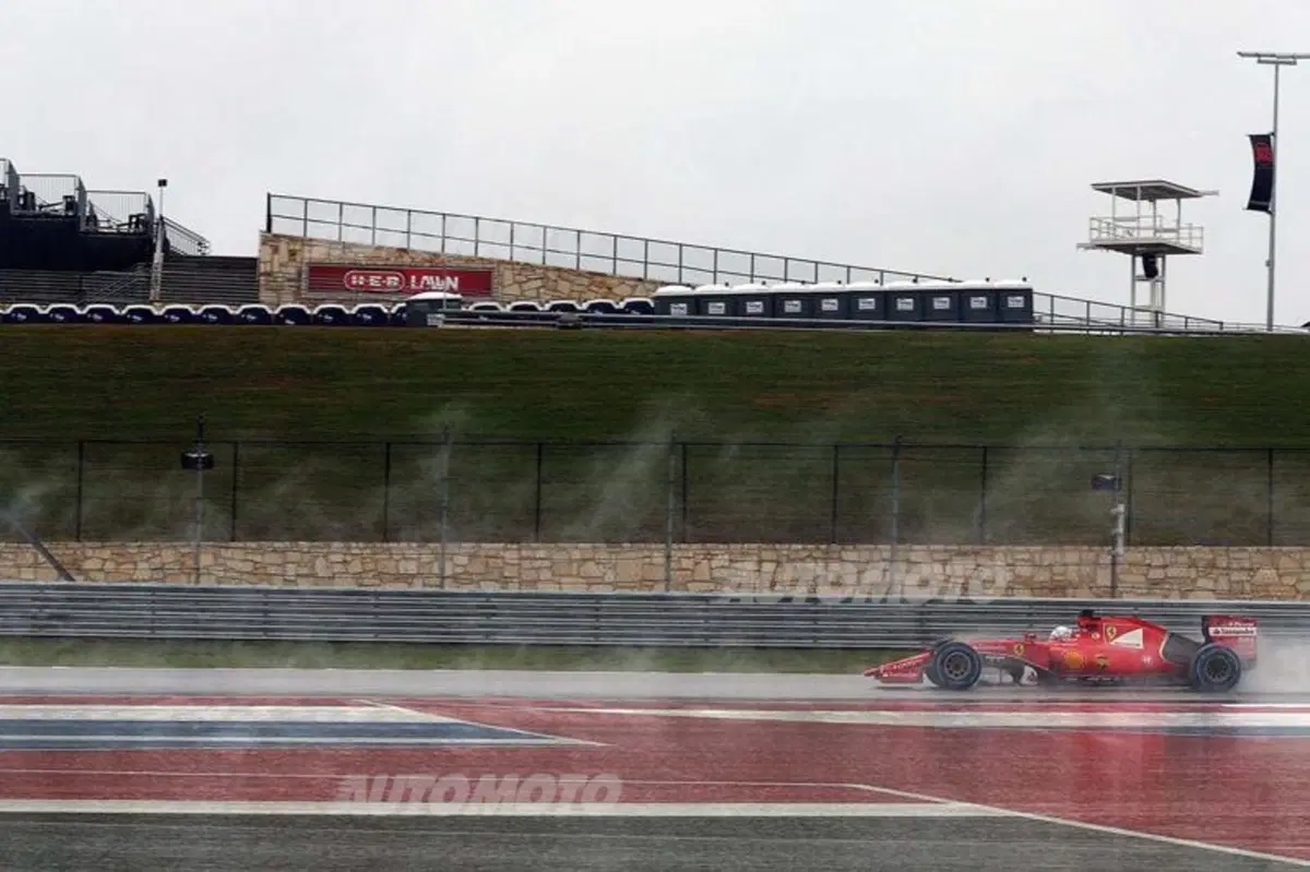 F1, Gp Stati Uniti 2015: qualifiche rimandate a domani causa maltempo (26)