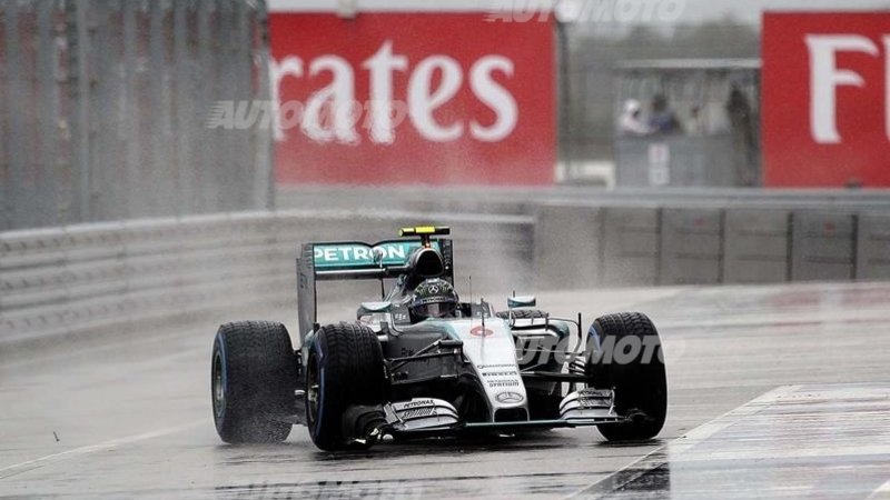 F1, Gp Stati Uniti 2015: Q3 annullata, pole per Rosberg sotto la pioggia