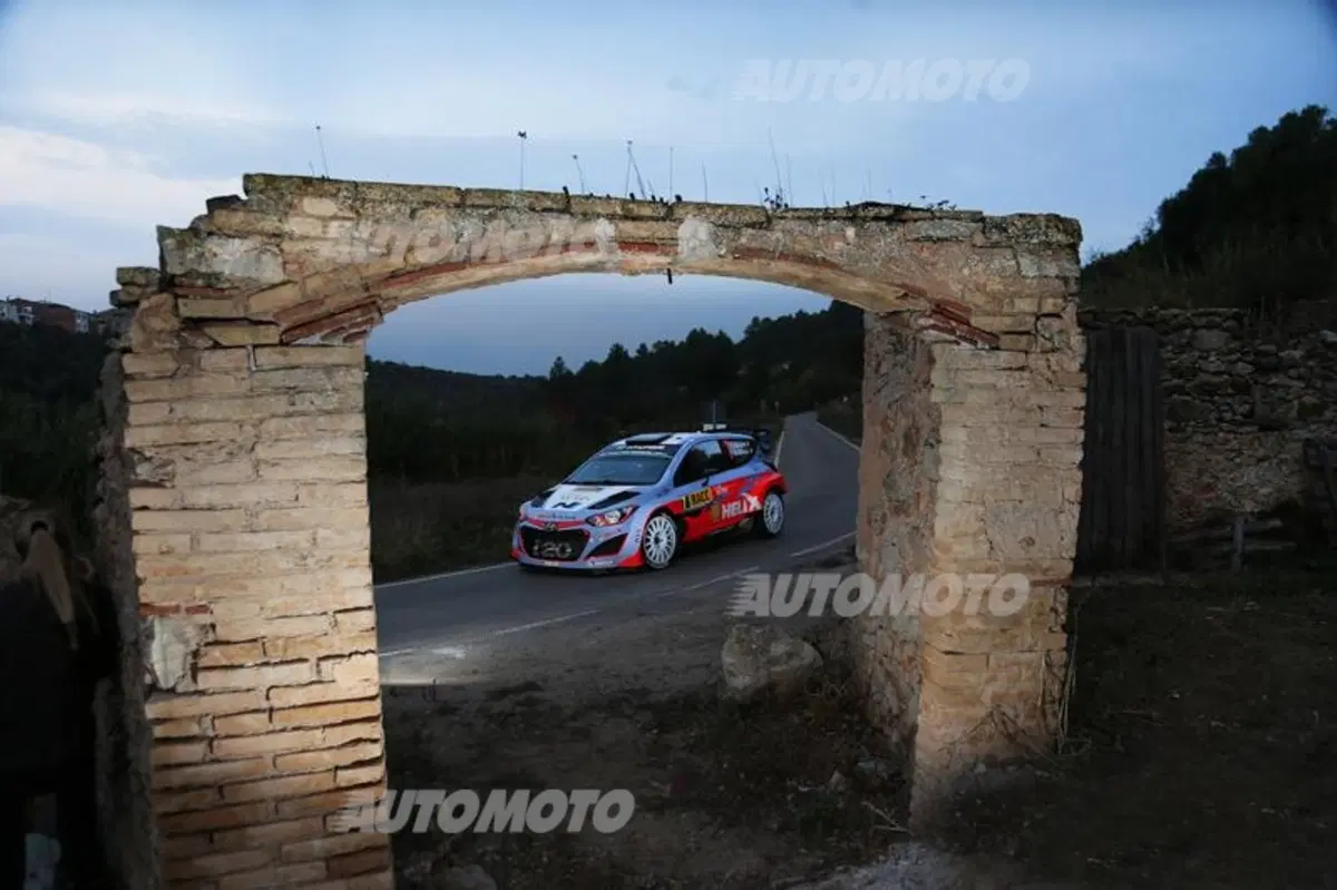 WRC Catalunya. Clamoroso! Fuori Ogier, vince Mikkelsen (VW Polo R) (17)