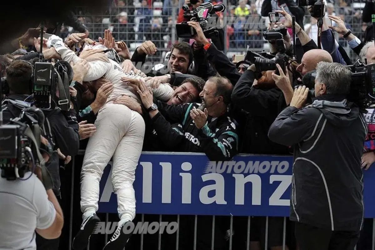 F1, Gp Stati Uniti 2015: Hamilton vince ed è tre volte campione del mondo (39)