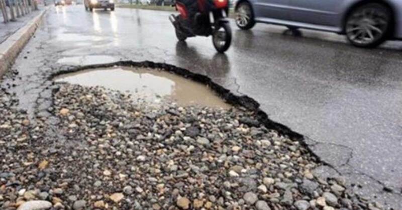 Buche a Roma: proteste e denunce