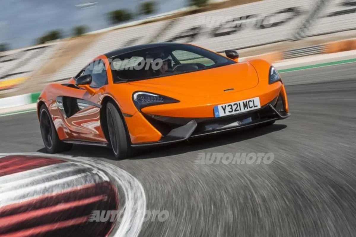 McLaren 570S (4)