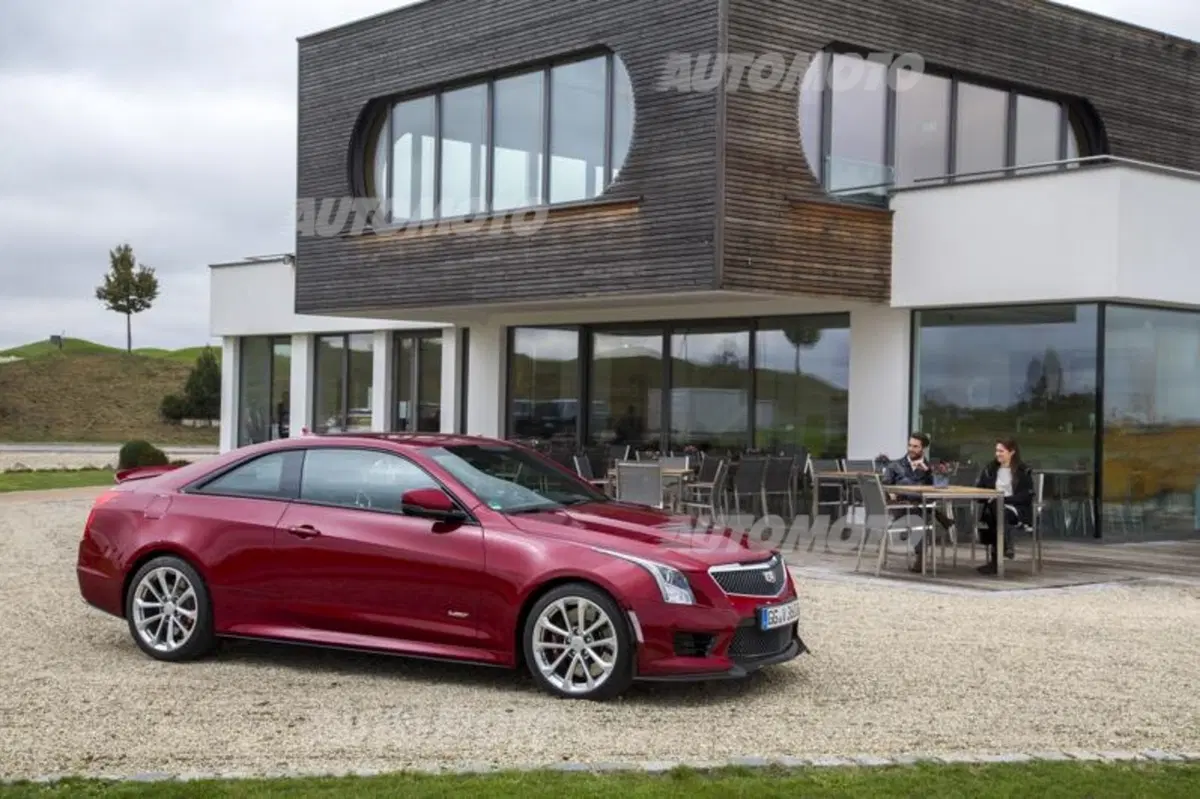 Cadillac ATS-V e CTS-V: dal salotto alla pista (6)