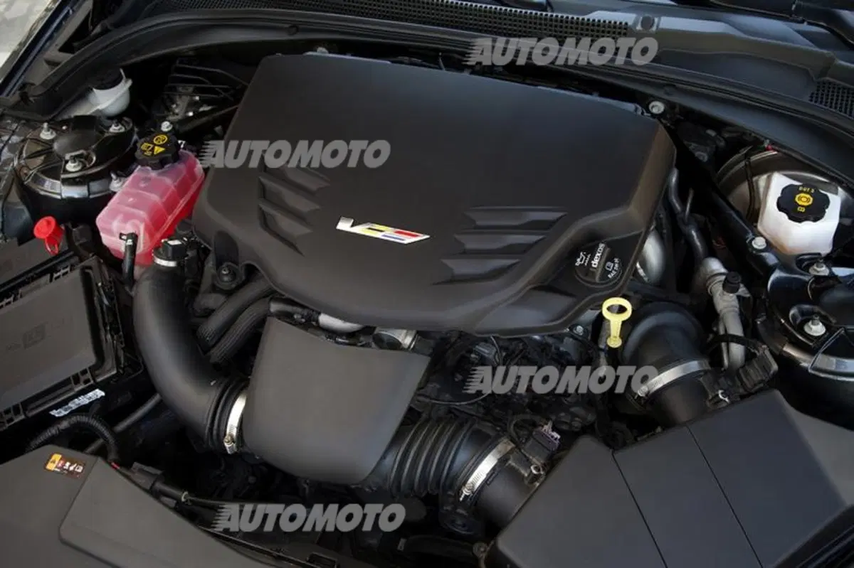 Cadillac ATS-V e CTS-V: dal salotto alla pista (11)