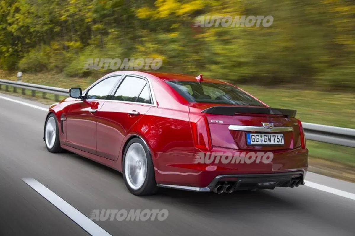 Cadillac ATS-V e CTS-V: dal salotto alla pista (13)