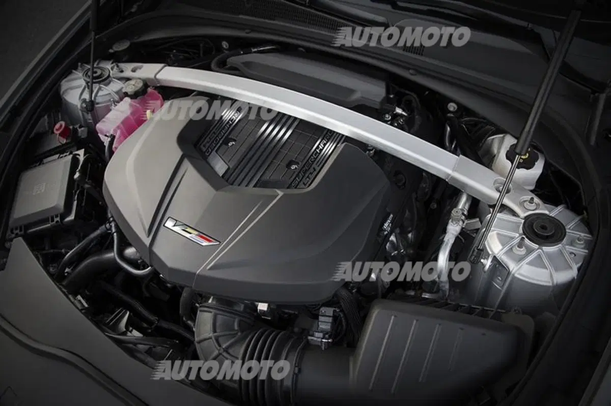 Cadillac ATS-V e CTS-V: dal salotto alla pista (17)