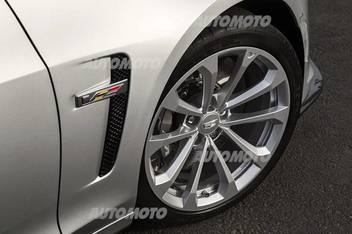 Cadillac ATS-V e CTS-V: dal salotto alla pista (21)