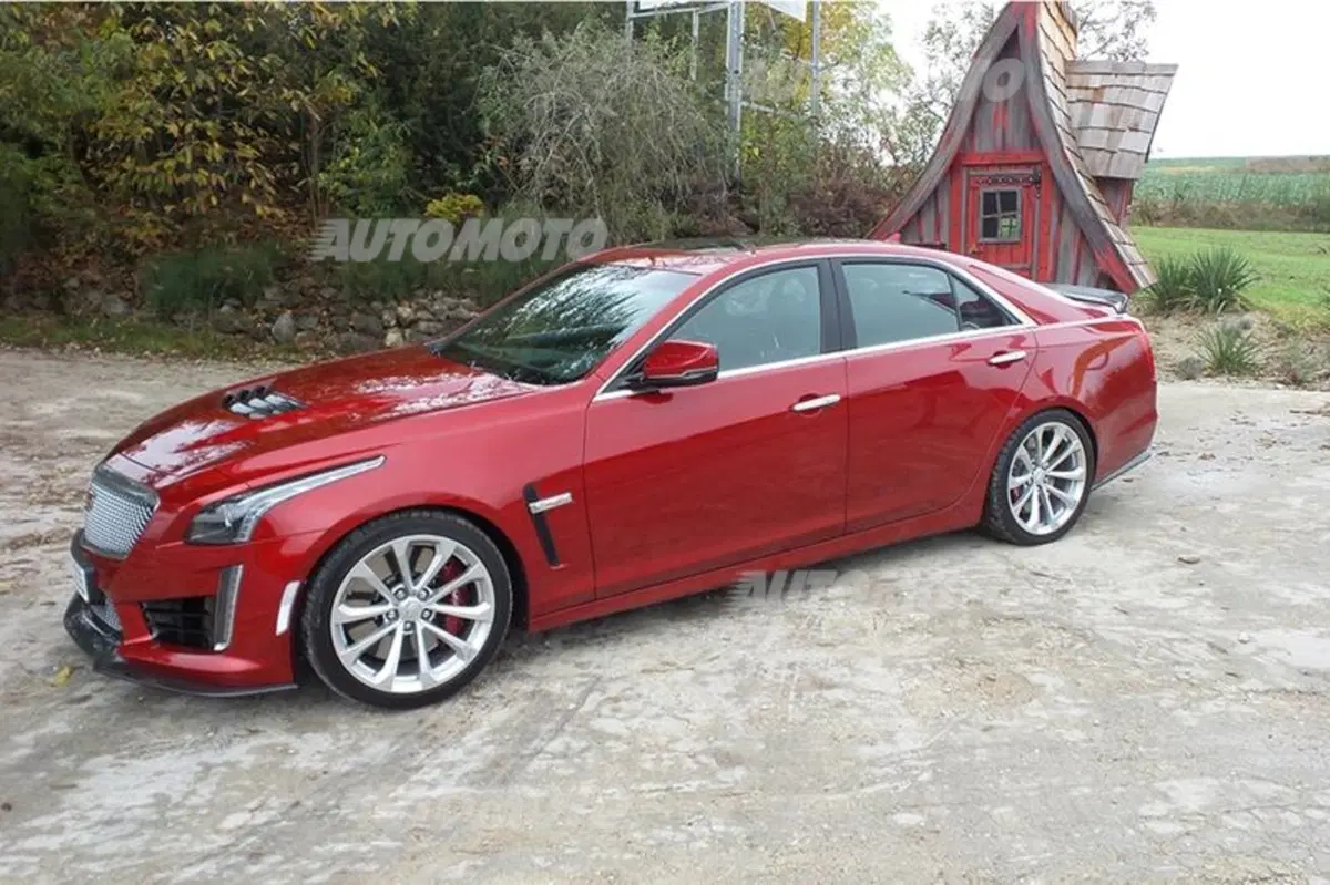 Cadillac ATS-V e CTS-V: dal salotto alla pista (36)