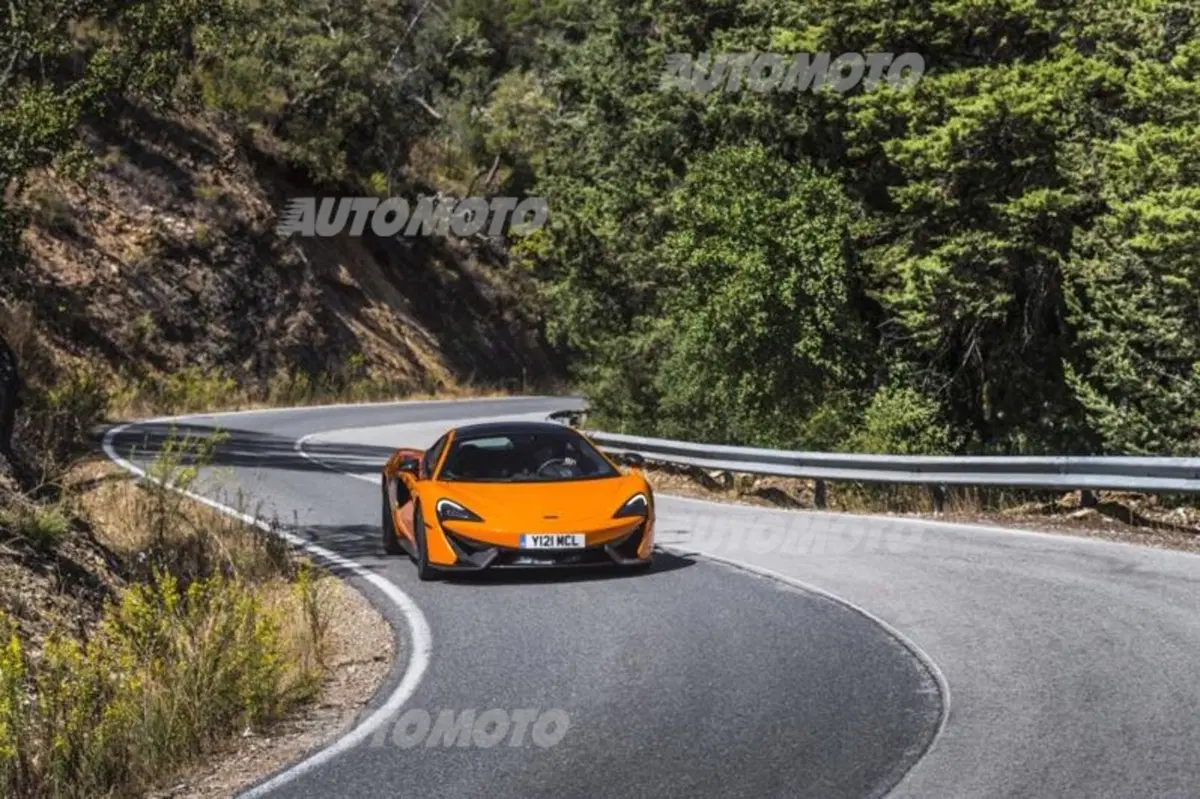 Palmer, McLaren: «Piacere di guida ed esclusività per ogni giorno. Questa è la 570S» (12)