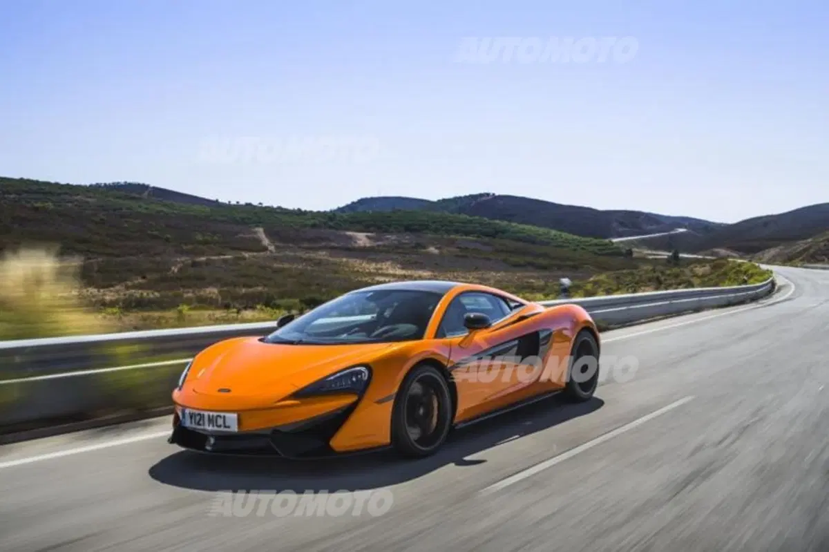Palmer, McLaren: «Piacere di guida ed esclusività per ogni giorno. Questa è la 570S» (16)