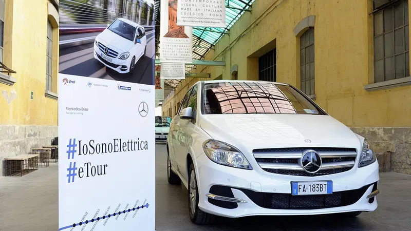 Mercedes #IoSonoElettrica: al via l'eTour italiano