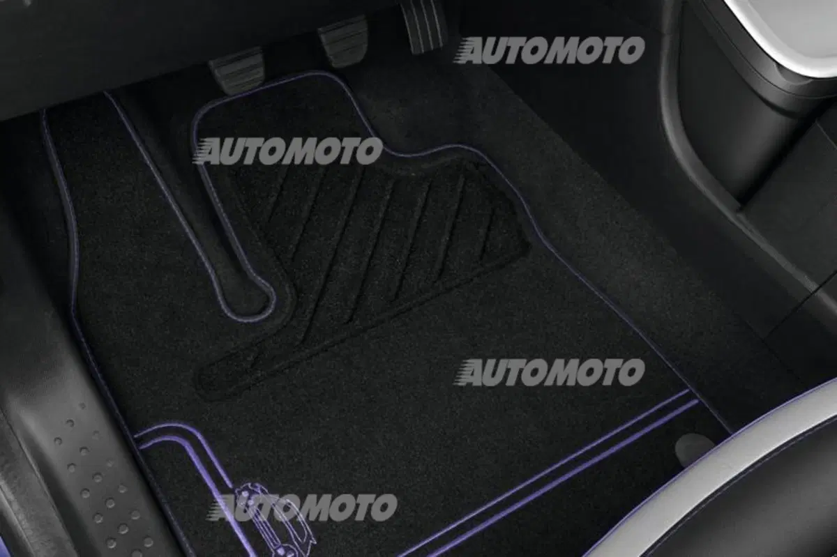 Renault Twingo, arriva il cambio automatico EDC e la serie limitata Lovely (20)