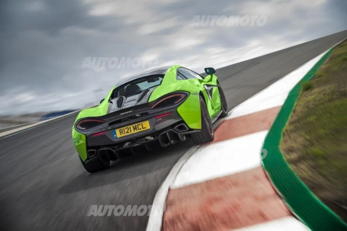 Farquhar, McLaren: «La 570S è un'auto sofisticata, veloce ed efficiente» (28)