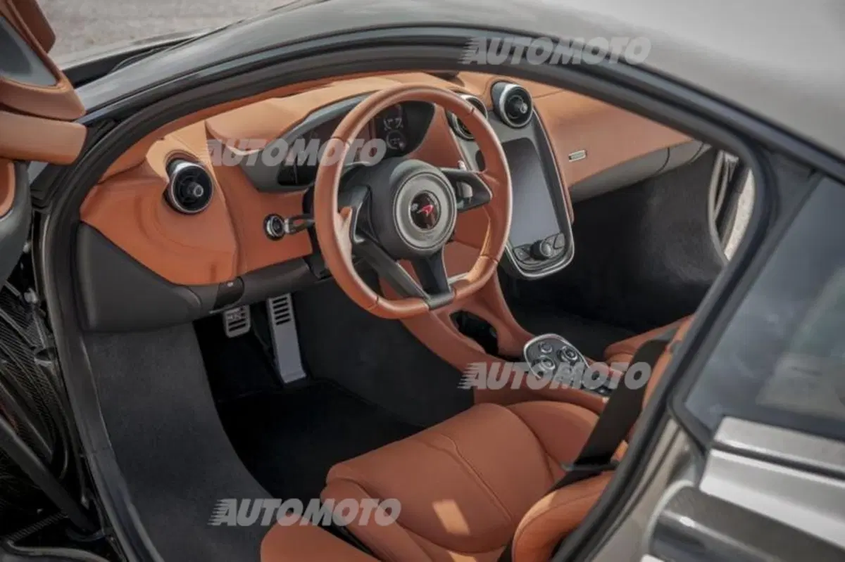 Farquhar, McLaren: «La 570S è un'auto sofisticata, veloce ed efficiente» (33)