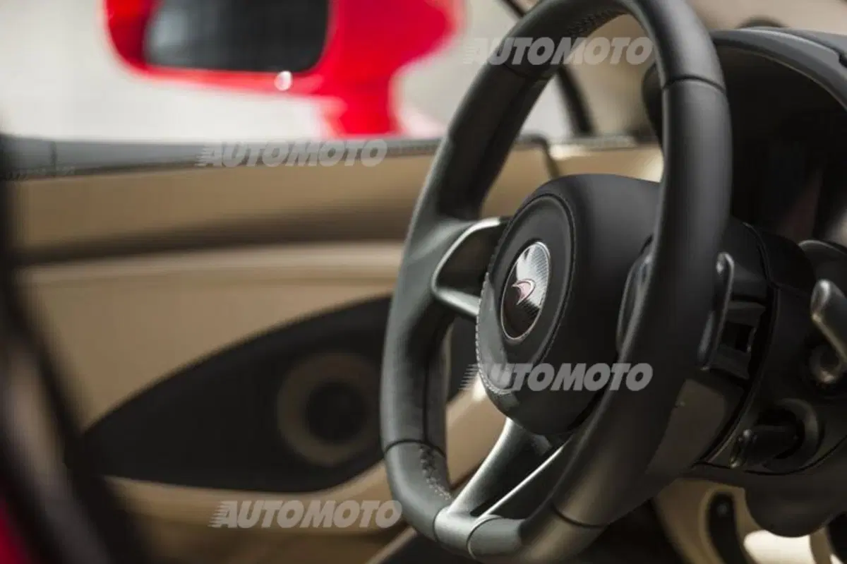 Farquhar, McLaren: «La 570S è un'auto sofisticata, veloce ed efficiente» (57)