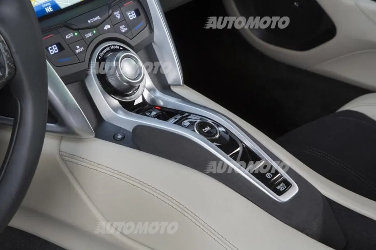 Honda NSX, le prestazioni della supercar ibrida giapponese (13)