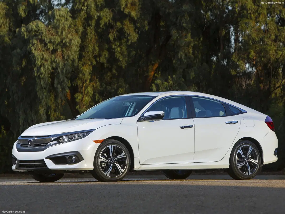 Nuova Honda Civic: arriva il tre cilindri turbo da 1.0 litro (12)