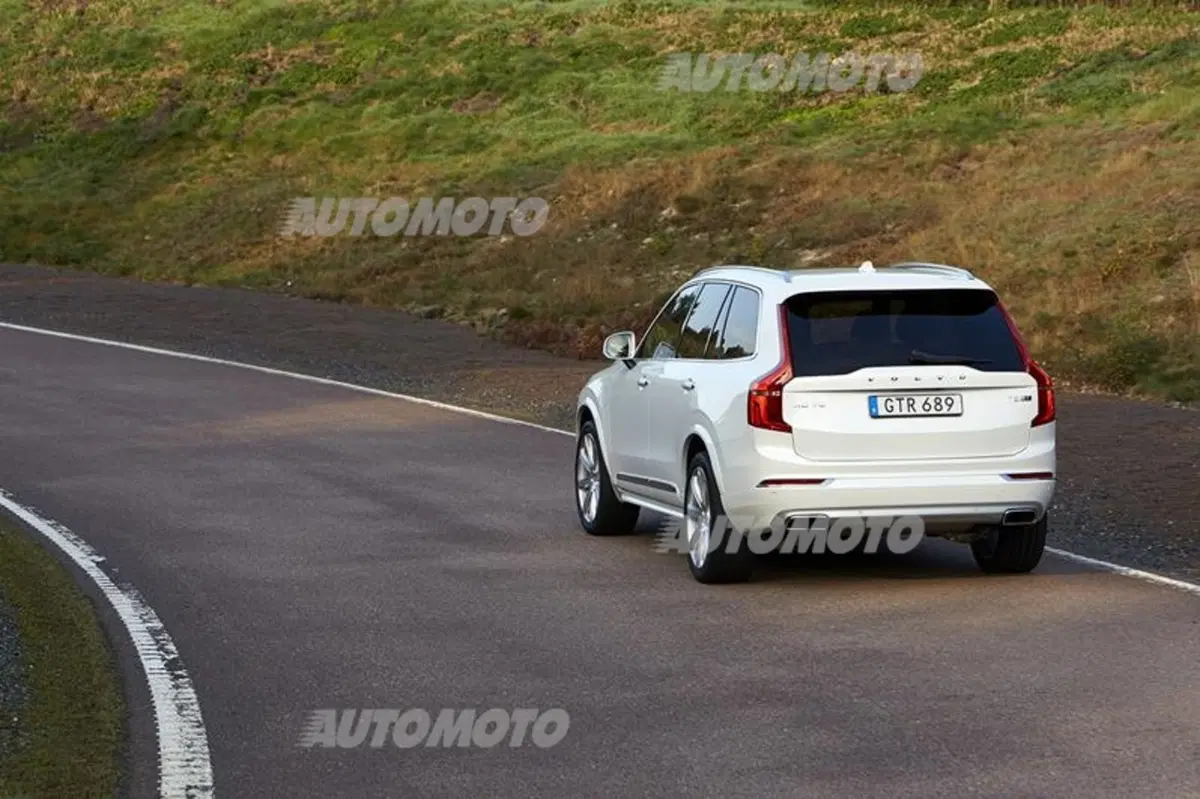 Volvo XC90 T8 Plug In Hybrid (8)