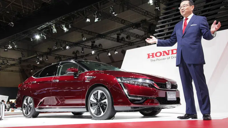 Honda Clarity Fuel Cell: l'auto a idrogeno arriva nel 2016