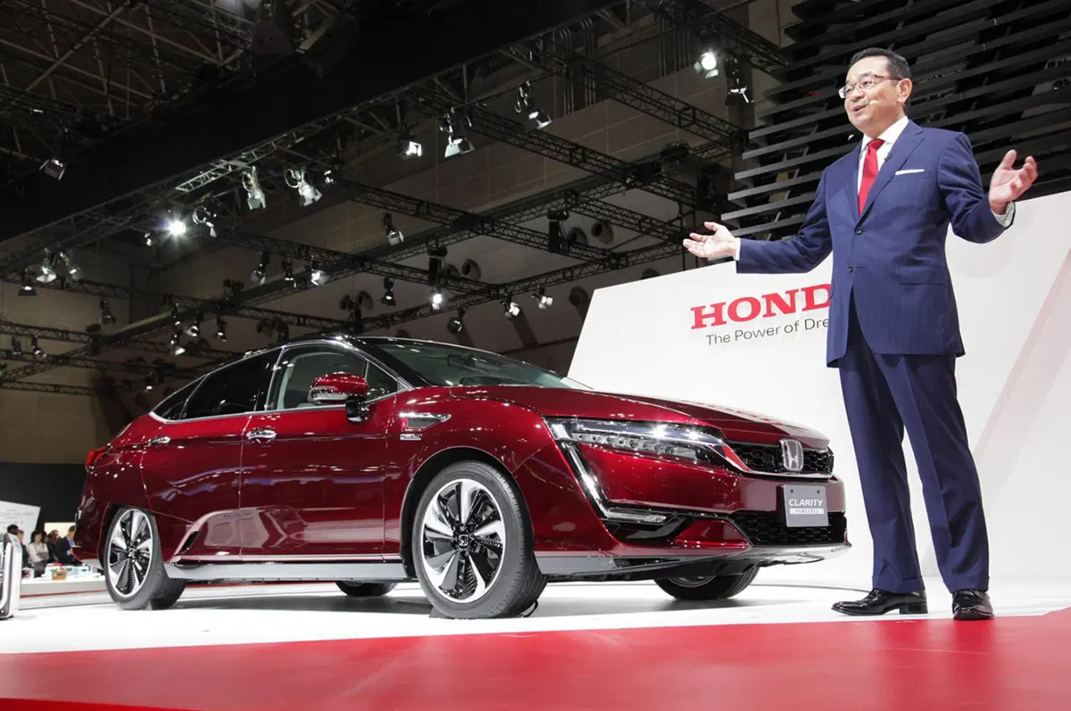 Honda Clarity Fuel Cell: l'auto a idrogeno arriva nel 2016