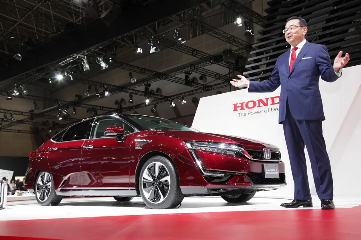 Honda Clarity Fuel Cell: l'auto a idrogeno arriva nel 2016 (13)