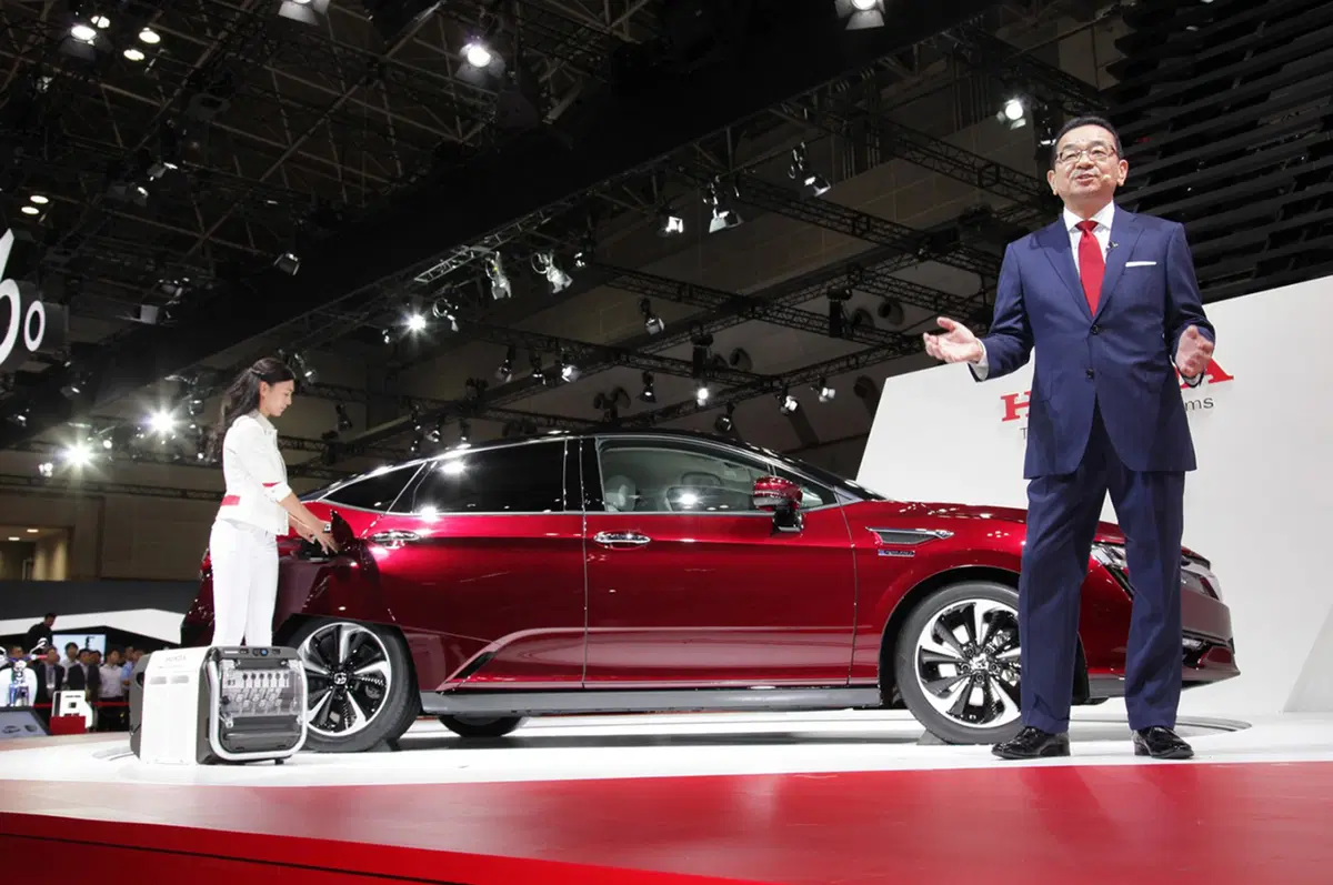 Honda Clarity Fuel Cell: l'auto a idrogeno arriva nel 2016 (14)