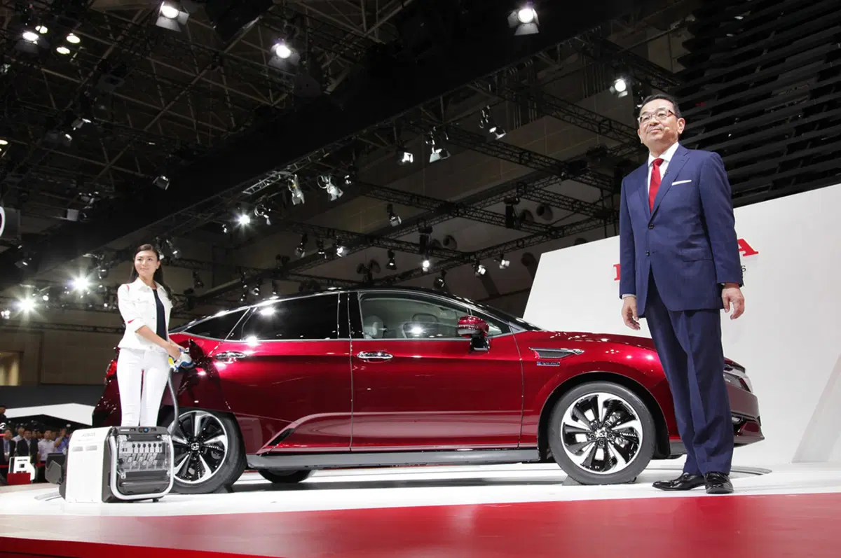 Honda Clarity Fuel Cell: l'auto a idrogeno arriva nel 2016 (15)