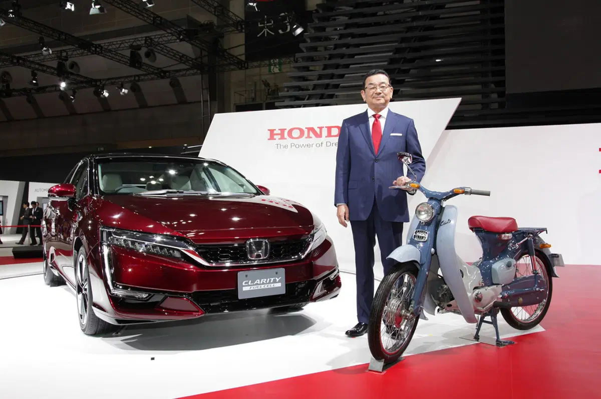 Honda Clarity Fuel Cell: l'auto a idrogeno arriva nel 2016 (16)
